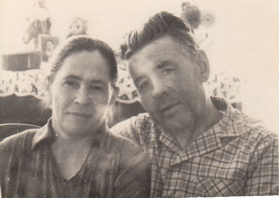Peshkovi Dmitrii Pavlovich and Anisya Romanovna